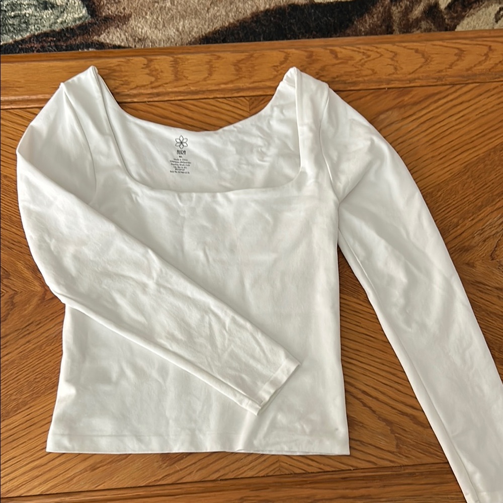 Aura White Fitted Long Sleeve Blouse